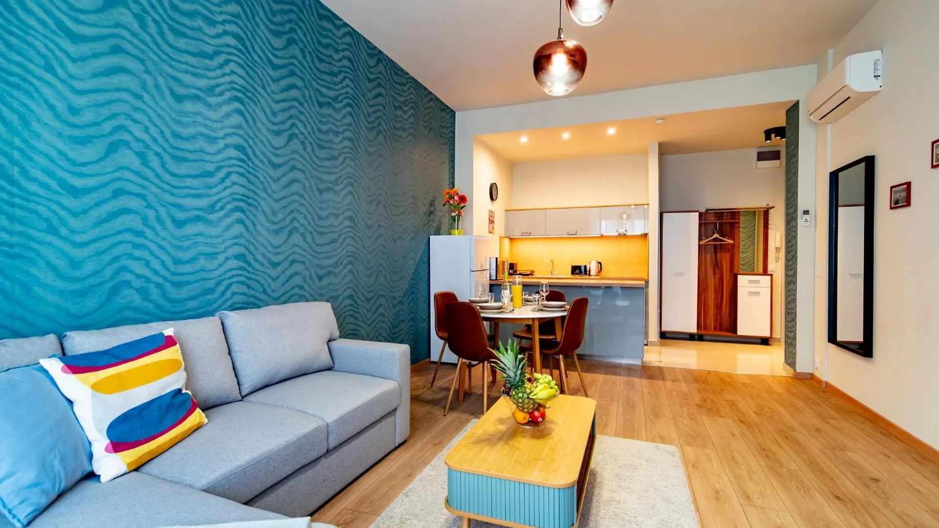 Feel Home Central Superior # Ac # Elevator Apartment